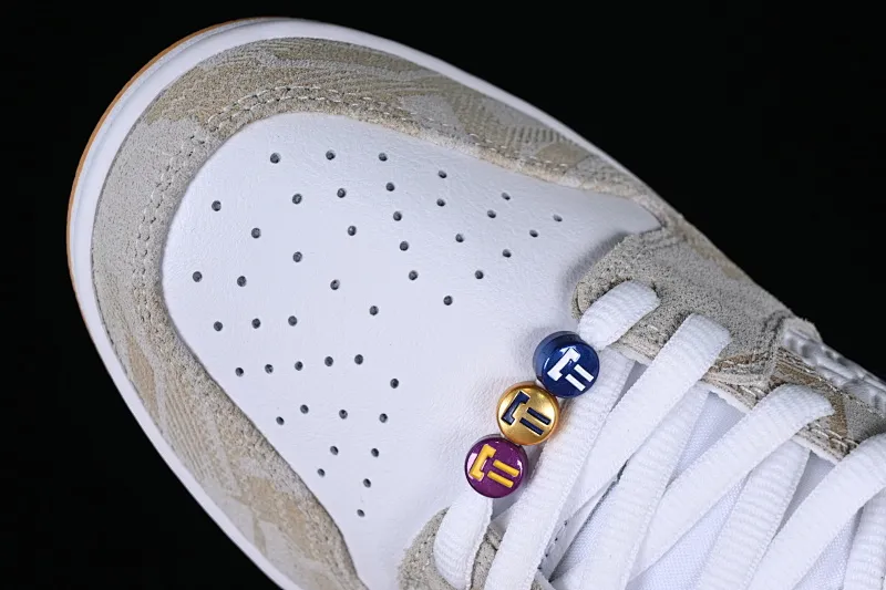 All Categories Nk SB Dunk Series Nk SB Dunk Low Low-top sneakers C version Rayssa Leal x Nk SB Dunk Low Brazilian skateboarding goddess joint model SB low-top casual sneakers FZ5251-001